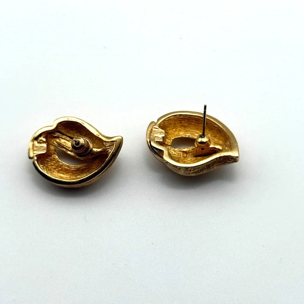RARE Vintage 1965 Christian Dior GROSSE Gold Plated Ribbon Brooch & Earring Set